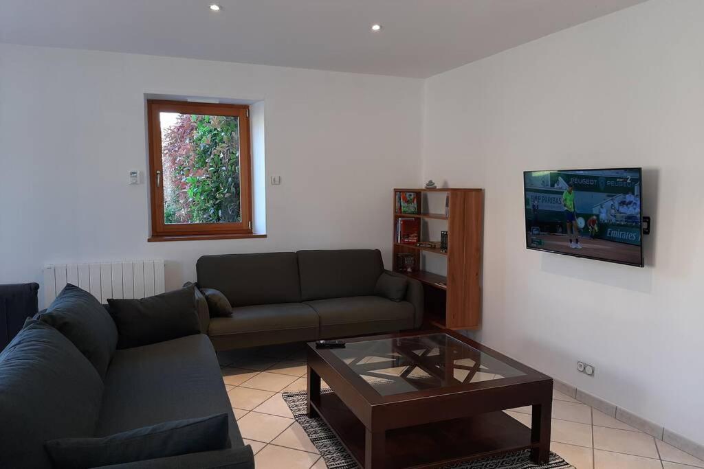 La Maison Bleue Saint-Sauveur-des-Landes Exteriér fotografie