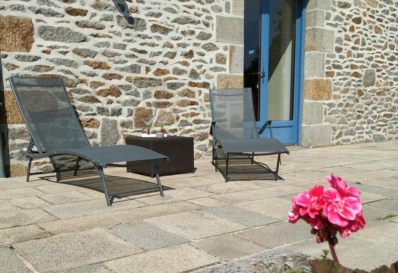 La Maison Bleue Saint-Sauveur-des-Landes Exteriér fotografie